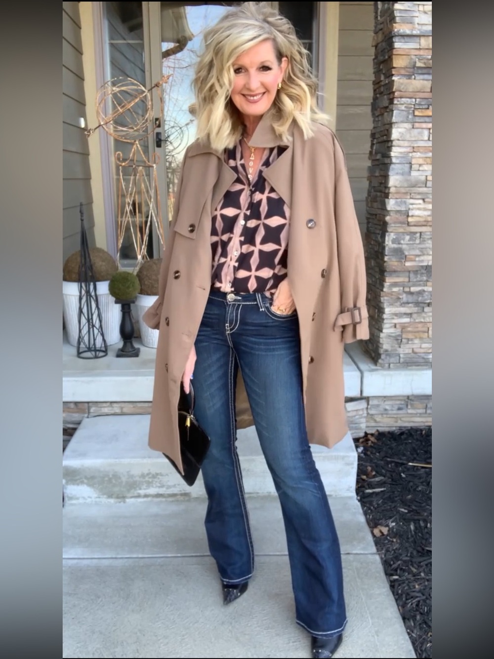Abstract Geometric Button-Up Blouse in Tan/Brown & Black - Picture 2 of 13